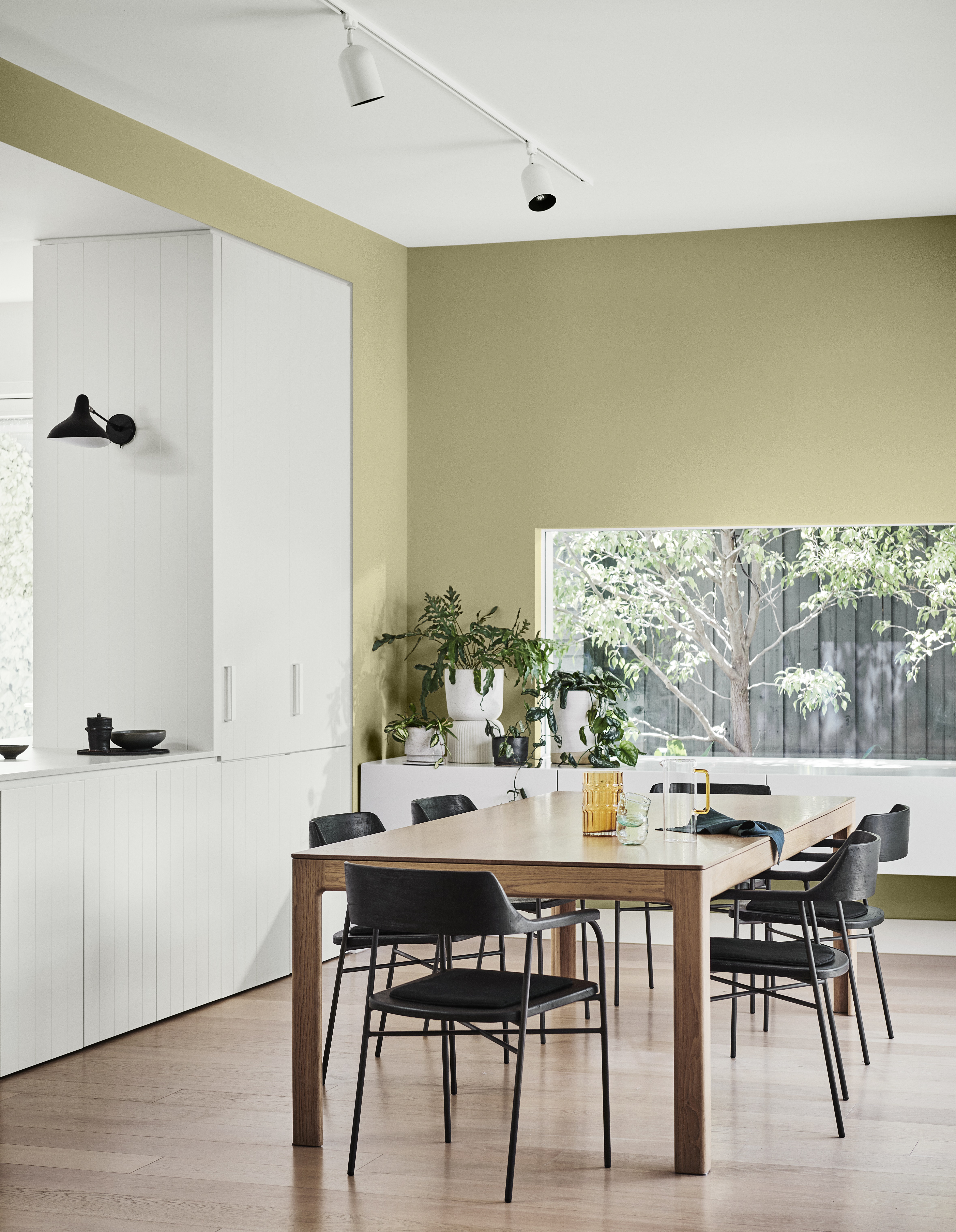 Matamata & Remuera Dining Room Credits Bree Leech Stylist And Lisa Cohen Photo