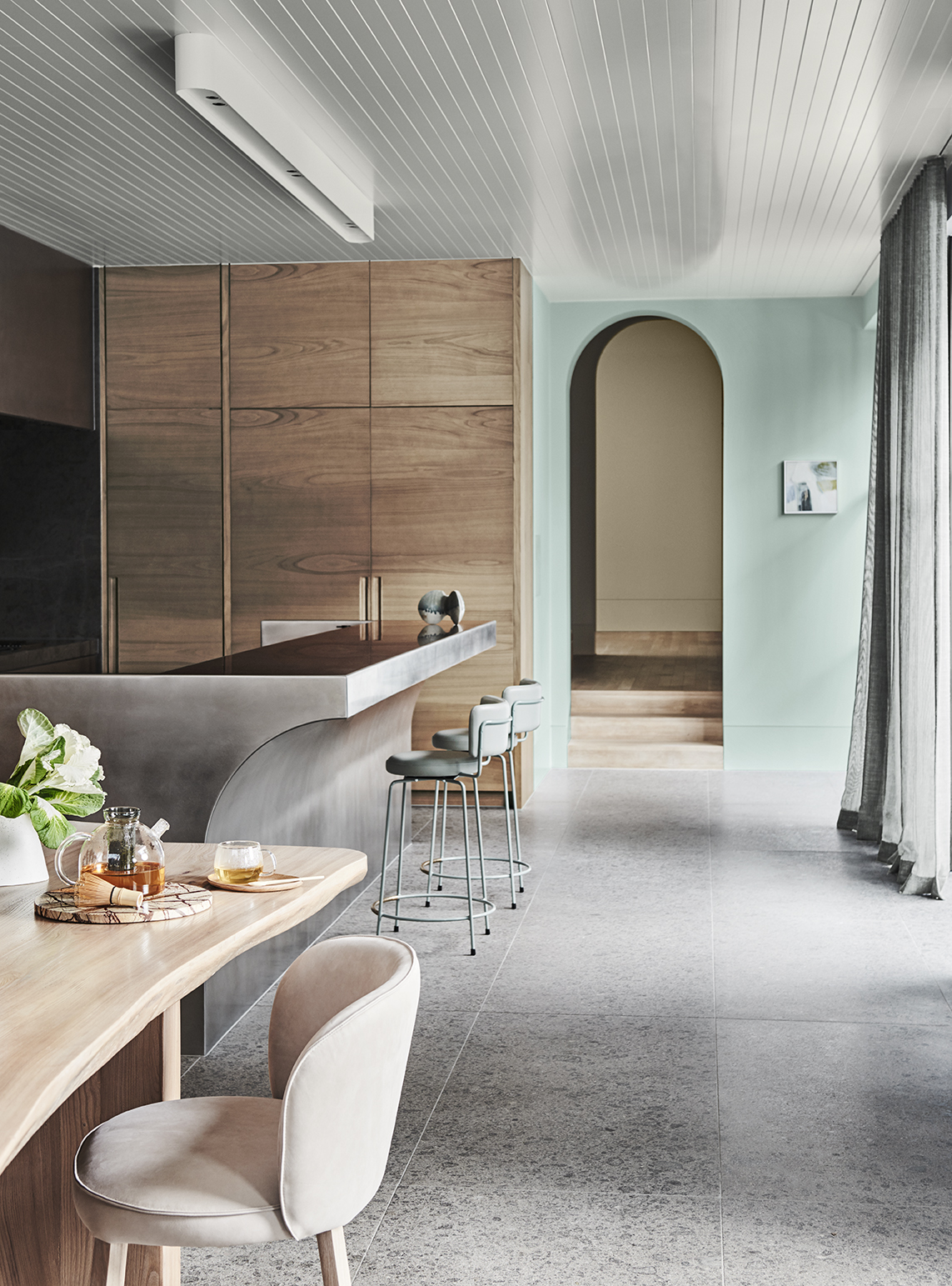 Wainui Beach Kitchen Credits Breeleech Stylist & Lisacohen Photo